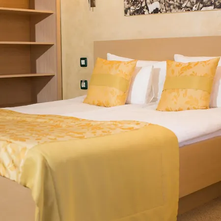 Euro Garni Hotel 4*