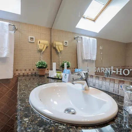Euro Garni Hotel 4*